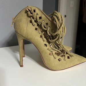 miss lola size 8 green strap heels